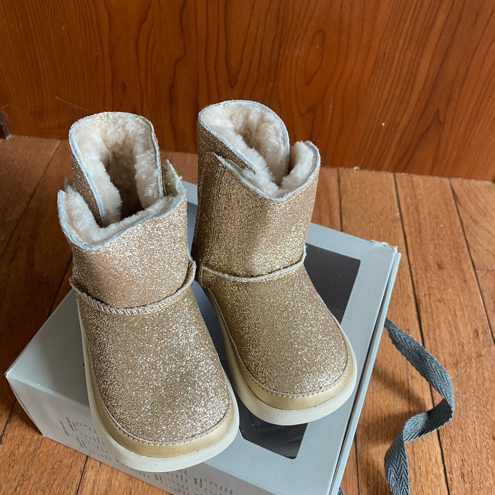 UGG Keelan Glitler Genuine Shearing boots